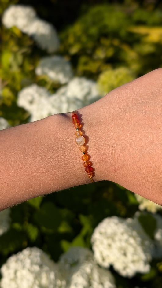 Pomarańczowa bransoletka na nici SUN, pozłacana