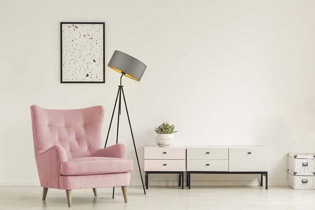 Lampa stojąca na trójnogu do sypialni MALMO GOLD