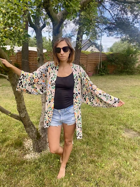 Szlafrok narzutka kimono krótkie w kolorową panterkę