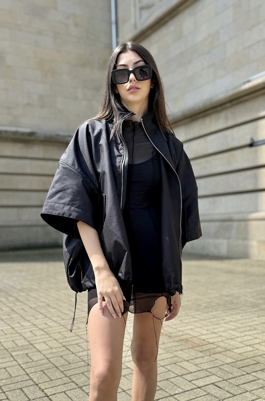 Kurtka typu bomber collar z odpinanymi rękawami czarna