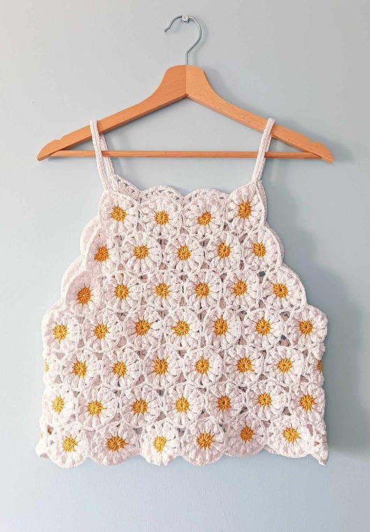 Szydełkowy top na ramiączkach STOKROTKI
