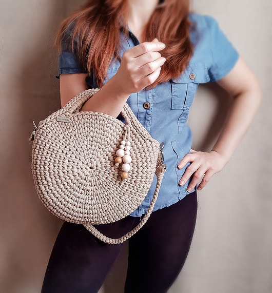 Okrągła torebka ze sznurka - kartonowa (ciepły beż)