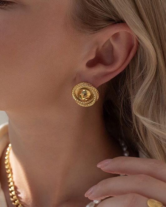 Złote zawijane kolczyki ze stali chirurgicznej pozłacane 18k złotem