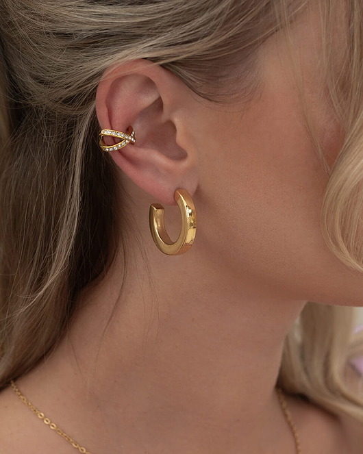 Złote kolczyki półkola ze stali chirurgicznej pozłacane 18k