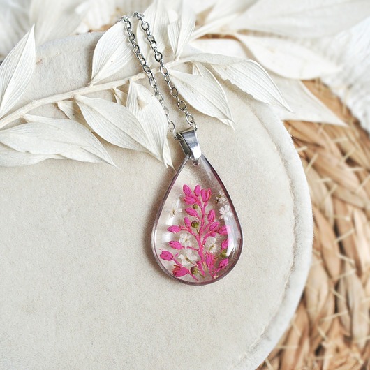 Naszyjnik z kwiatami, biżuteria z żywicy