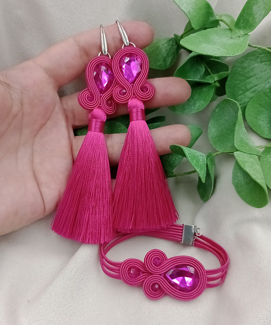 Komplet biżuterii boho fuksja kolczyki bransoletka sutasz
