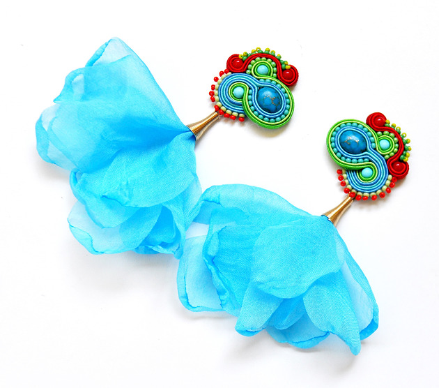 Sutaszowe kolczyki z kwiatami ERMELO blue