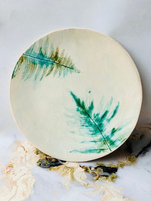 Talerz ceramiczny Tańczące paprocie
