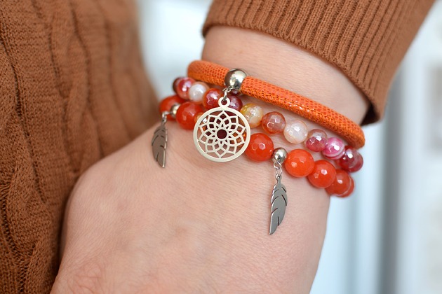 Zestaw bransoletek orangine