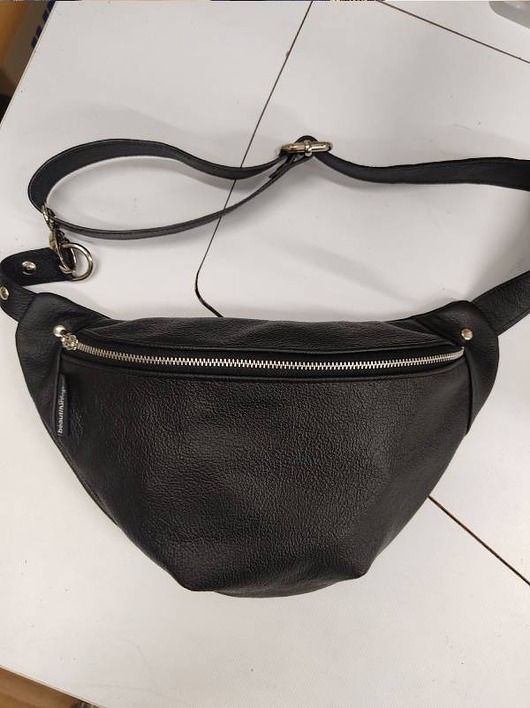 Torebka nerka ze skóry naturalnej czarna - Julie