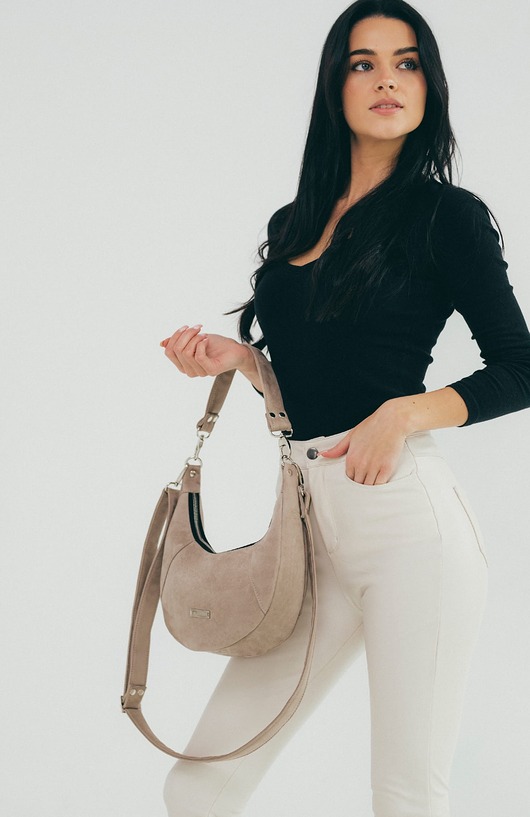 Mini HOBO z nubuku ekologicznego w kolorze beżowym