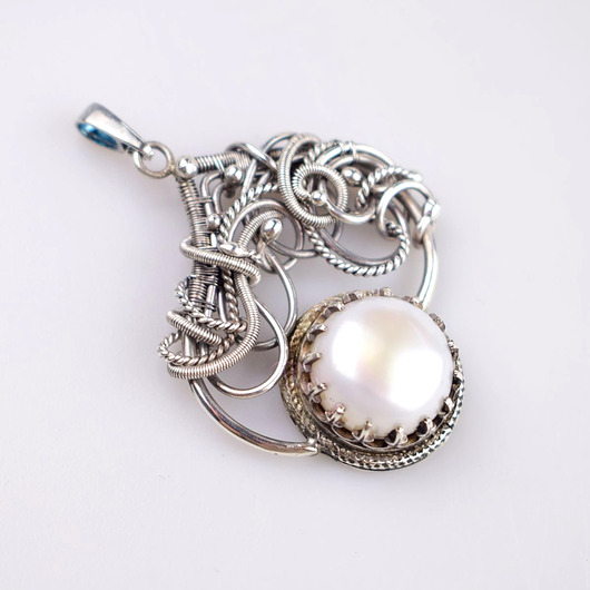 Perła w koronie - srebrny wisior wire-wrapping