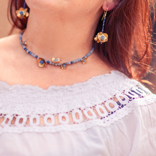 Kolczyki - kwiatki z awenturynu i mosiądzu. [ŁK5]