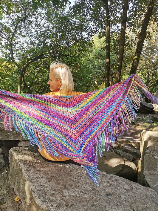 Chusta z frędzlami MAXCOLOR cukierek