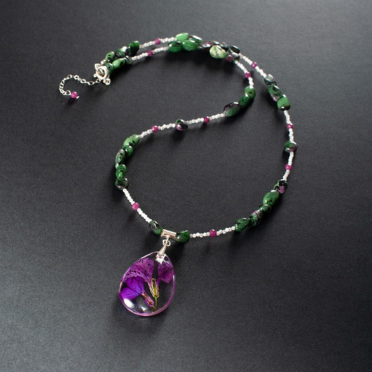 Naszyjnik z rubinem i zoisytem.. [ŁN10]