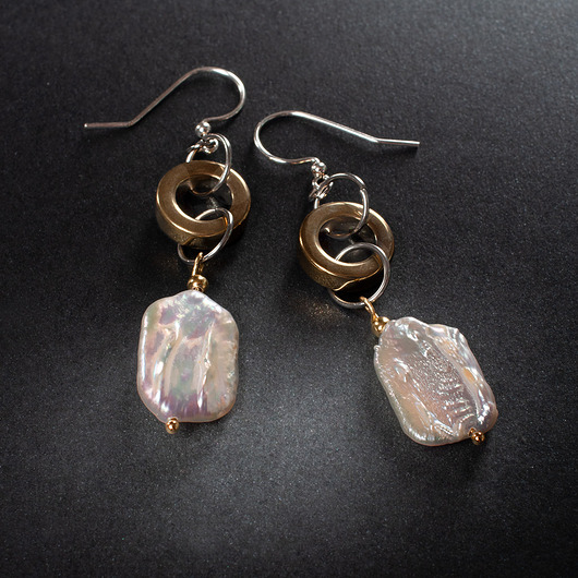 Kolczyki z perłami i hematytami. [PK5]