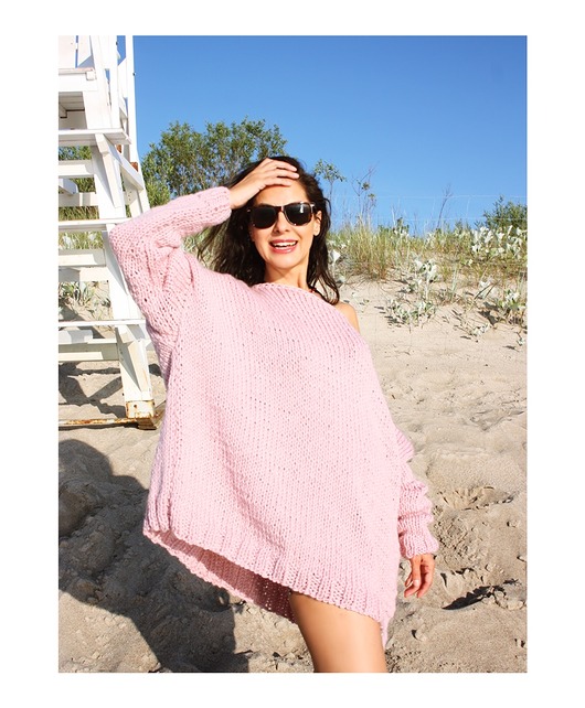Sweter handmade oversize z wełną pudrowy róż