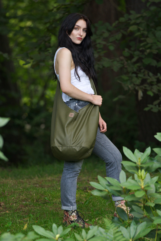 Zielona torba hobo w stylu boho / vegan