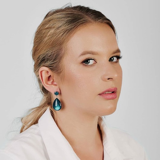 Perłowe kolczyki krople w odcieniu morza Isin e11/17