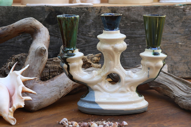 Trójramienny świecznik ceramiczny biały