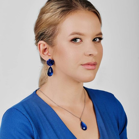 Kolczyki w odcieniu kobaltu z kwiatem Carmen e40/12