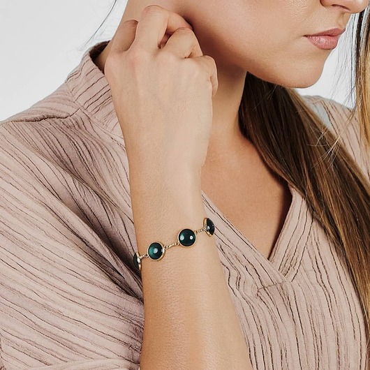 Pozłacana bransoletka w odcieniu butelkowej zieleni e45/68