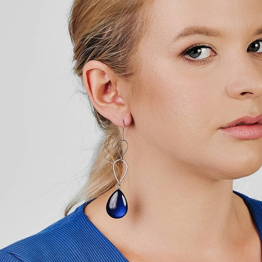 Długie kolczyki w odcieniu perłowego kobaltu Ebru e48/76