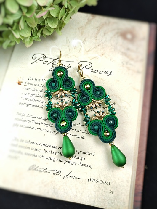 Anabelle Green kolczyki sutasz