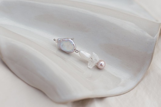 Pojedynczy kolczyk z Perłami i Kryształem Górskim