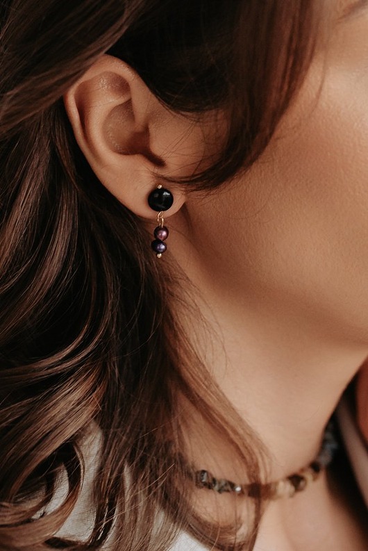 Pojedynczy kolczyk z Onyksem i Perłami