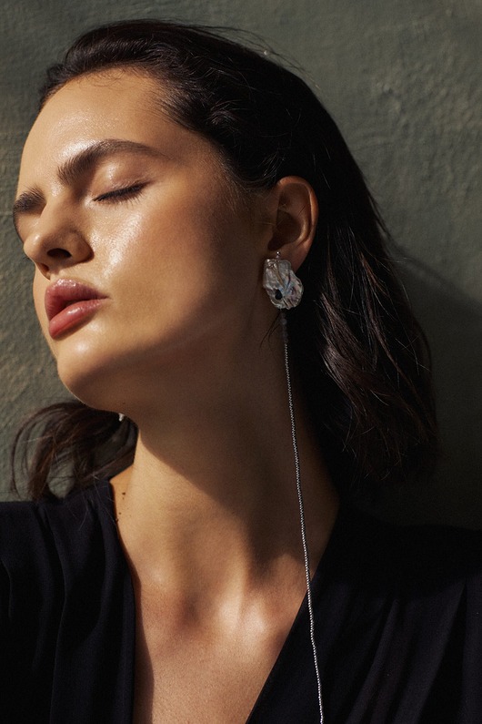 Długi kolczyk z Perły Cyrkonii i Akwamarynu