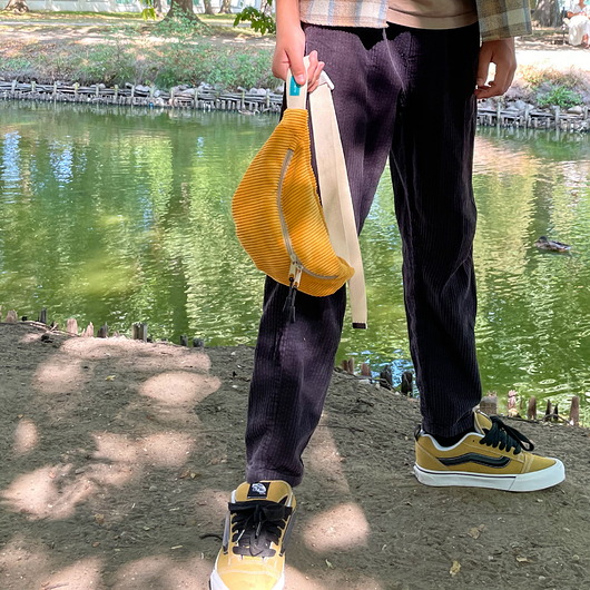 Nerka saszetka z kieszonką sztruksowa musztardowa