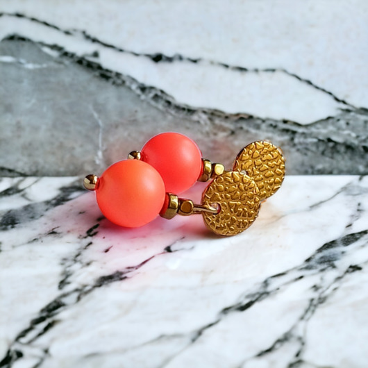 Swarovski neon pearls : neon orange