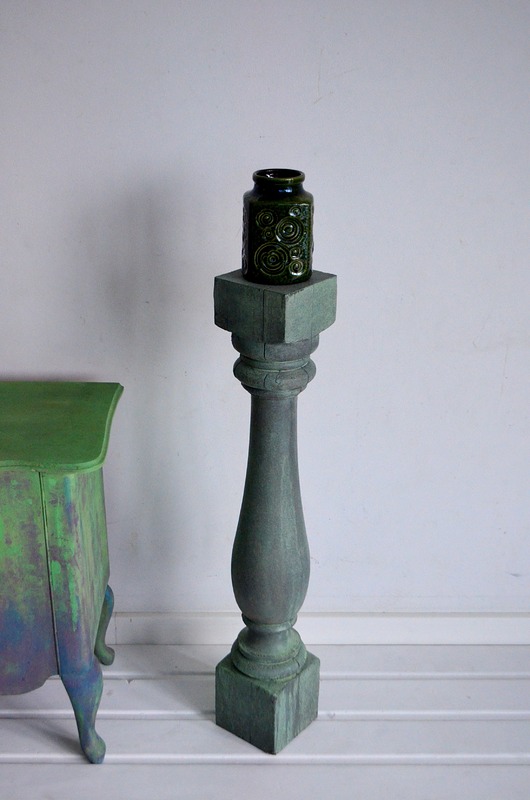 Drewniana kolumna tralka kwietnik