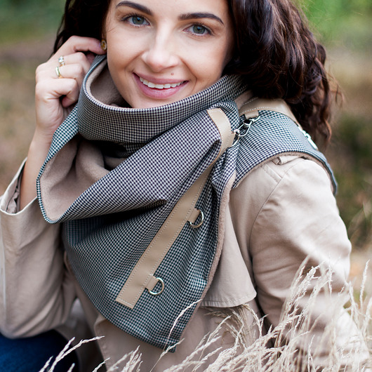 Ciepły szal komin- beżowy pepitka