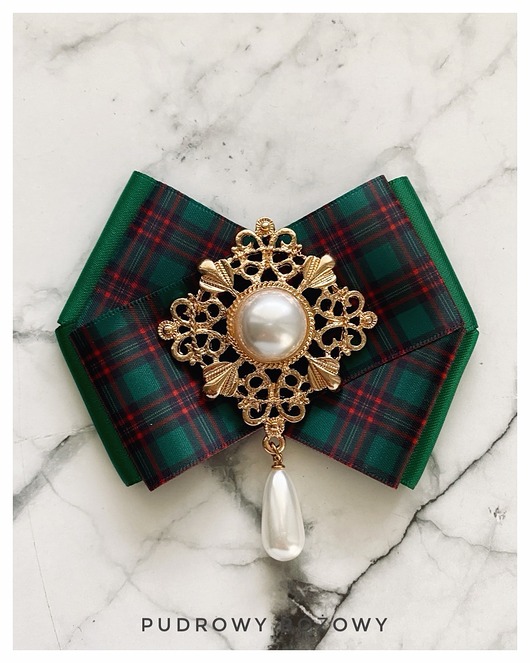 Brosza z ażurową ozdobą z perłą NEW