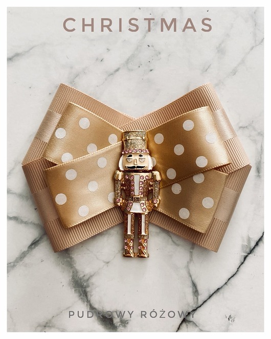 Brosza z Dziadkiem do orzechów Święta Mikołajki