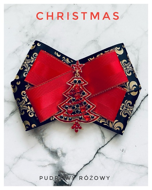 Brosza z Czerwoną Choinką z kryształków Mikołajki Święta