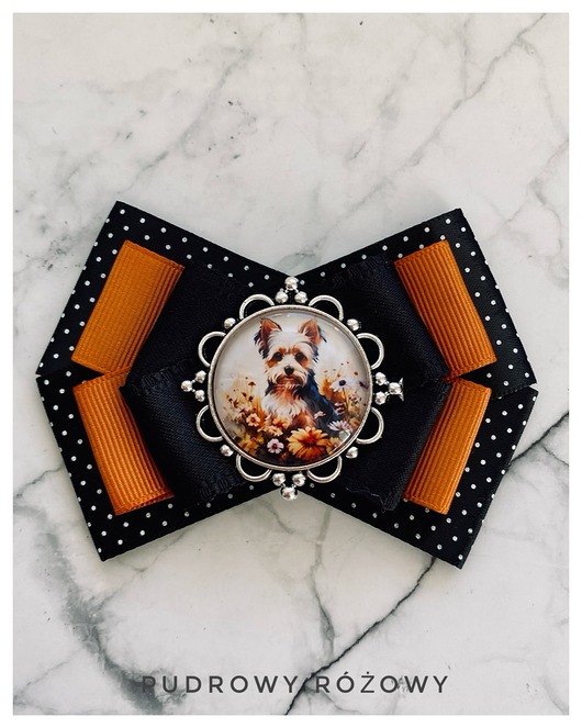 Brosze z Pieskiem rasy Yorkshire Nowość