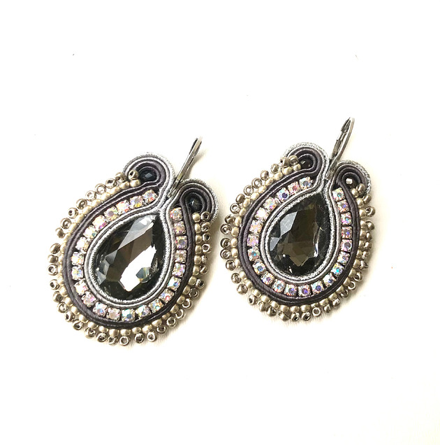 Sutaszowe kolczyki AVERO