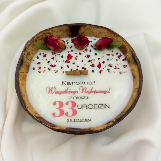 Elegancka świeca w kokosie dekoracyjna na 33 urodziny