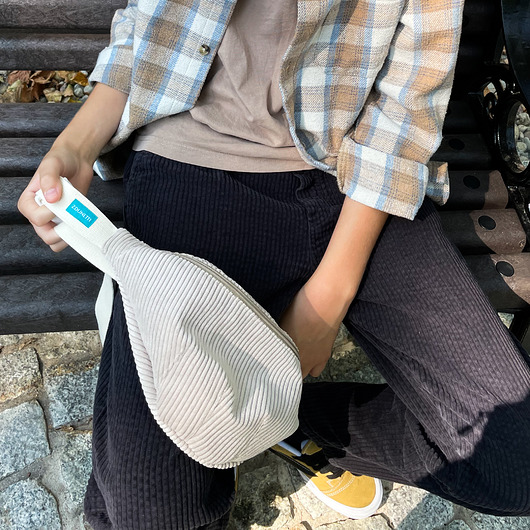 Nerka saszetka z kieszonką sztruksowa beżowa