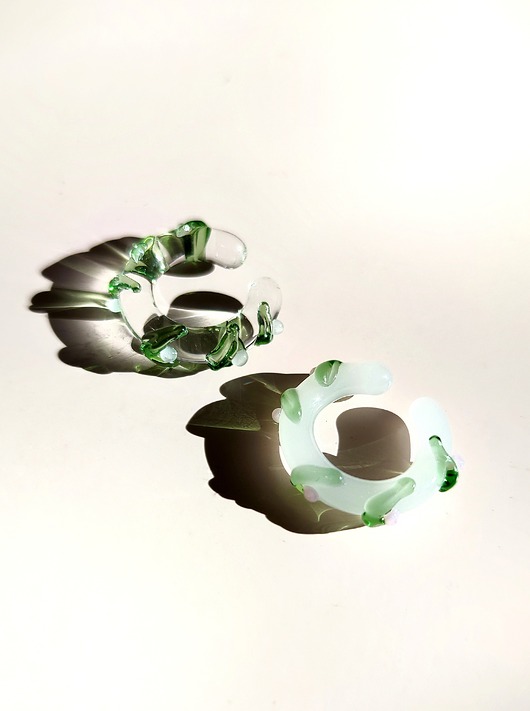 Szklana nausznica z zielonym kwiatem Sweets