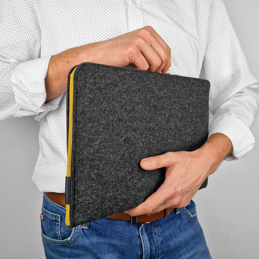 ETUI NA LAPTOPA z filcu żółty zamek