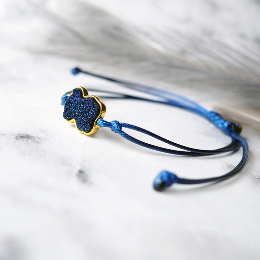 BRANSOLETKA Z MIŚKIEM, regulowana sznurkowa