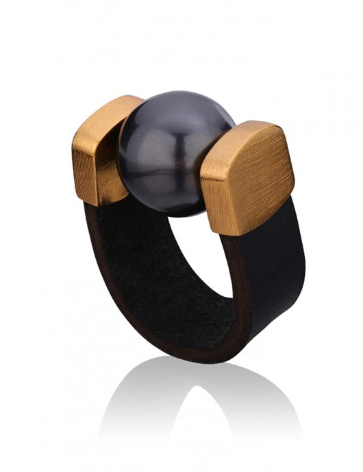 Pierścionek Black Pearl Ring in Gold