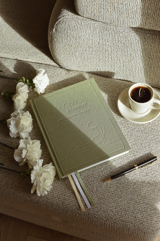 SLOW PLANNER 2025 - kolor: matcha green - układ tygodniowy