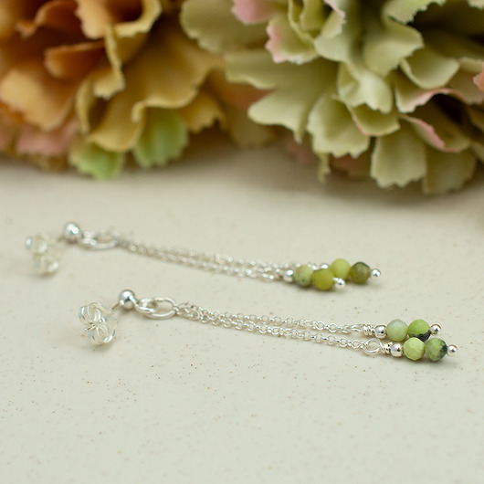 Srebro 925 z chryzoprazem - delikatne długie zielone kolczyki