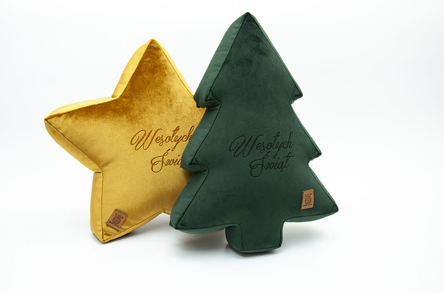Welurowa poduszka dekoracyjna drzewko choinka z grawerem Wesołych Świąt