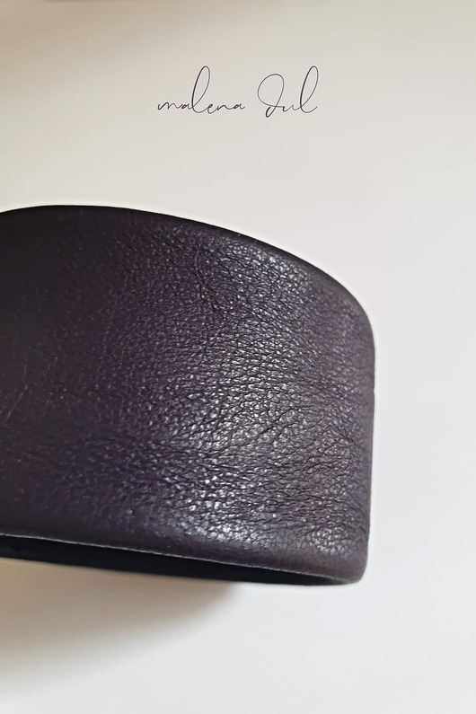 Duża szeroka fioletowa bakłażanowa bransoletka ze skóry naturalnej